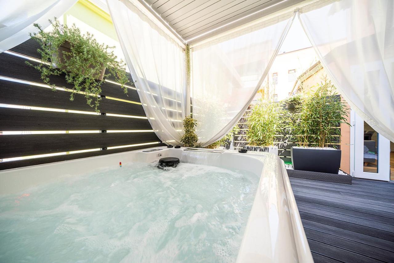 Sea Garden Apartments & Rooms Grado Bagian luar foto