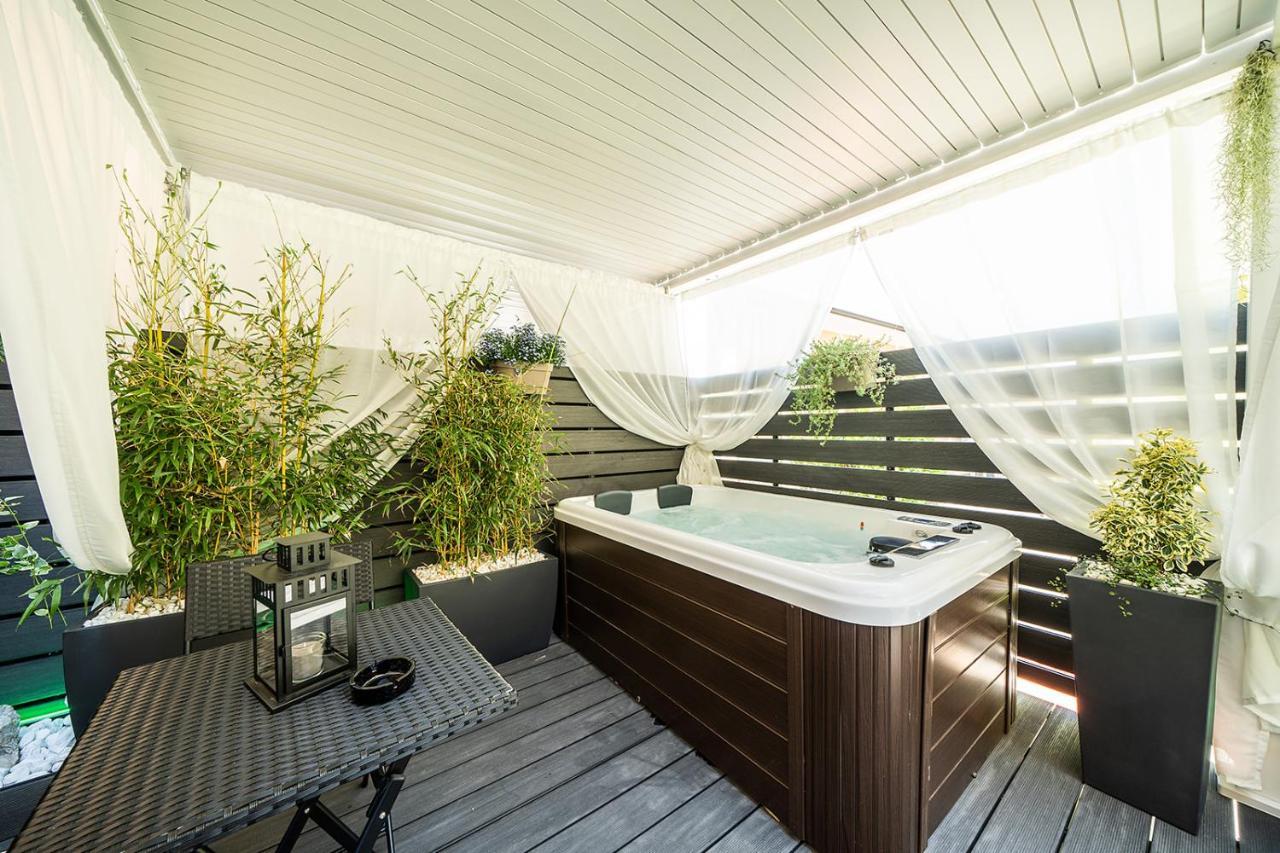 Sea Garden Apartments & Rooms Grado Bagian luar foto